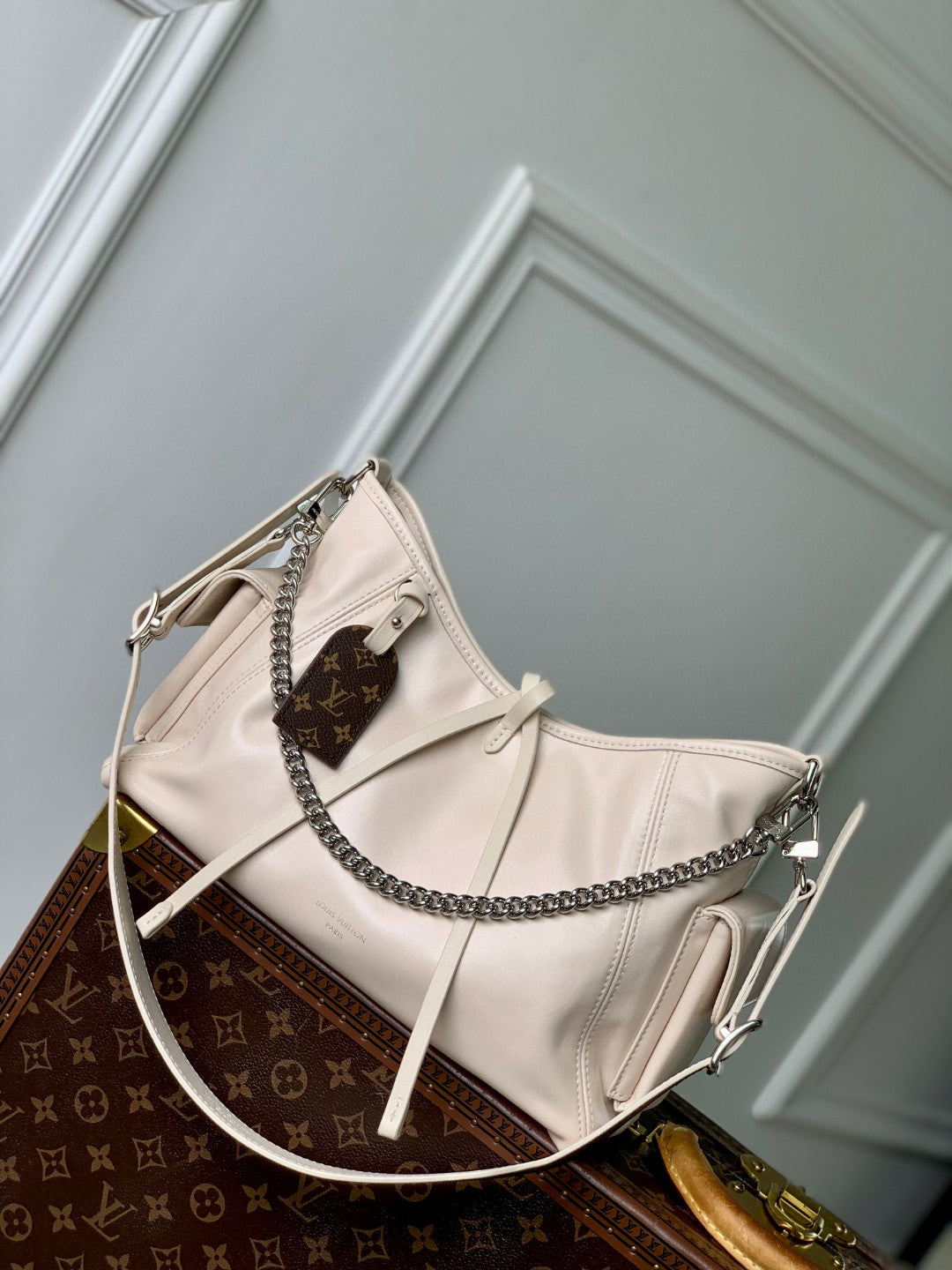 Elegant LV Unisex Tote – Master Quality Replica