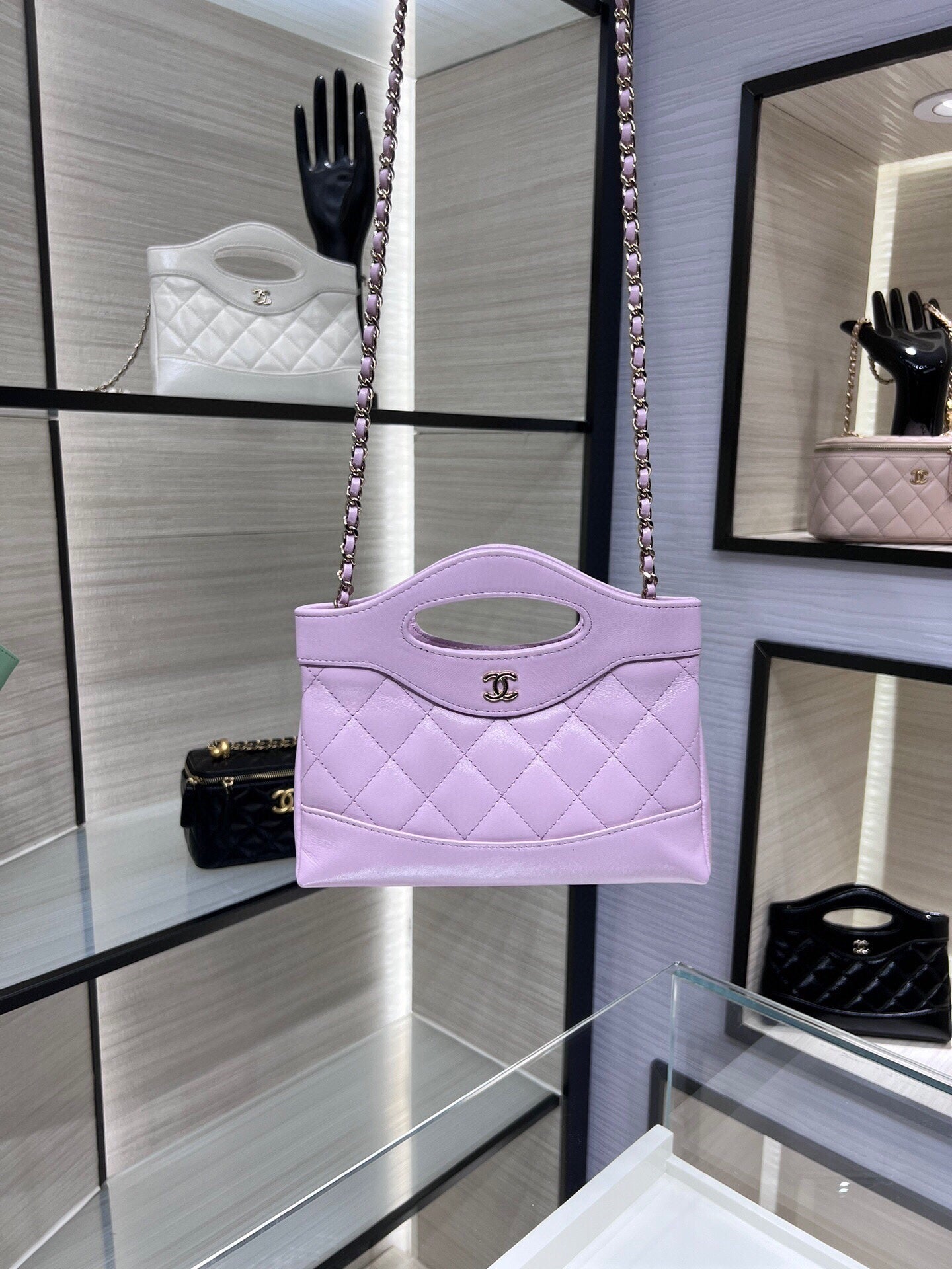 Everyday Elegance: Chanel Inspired Unisex Bag