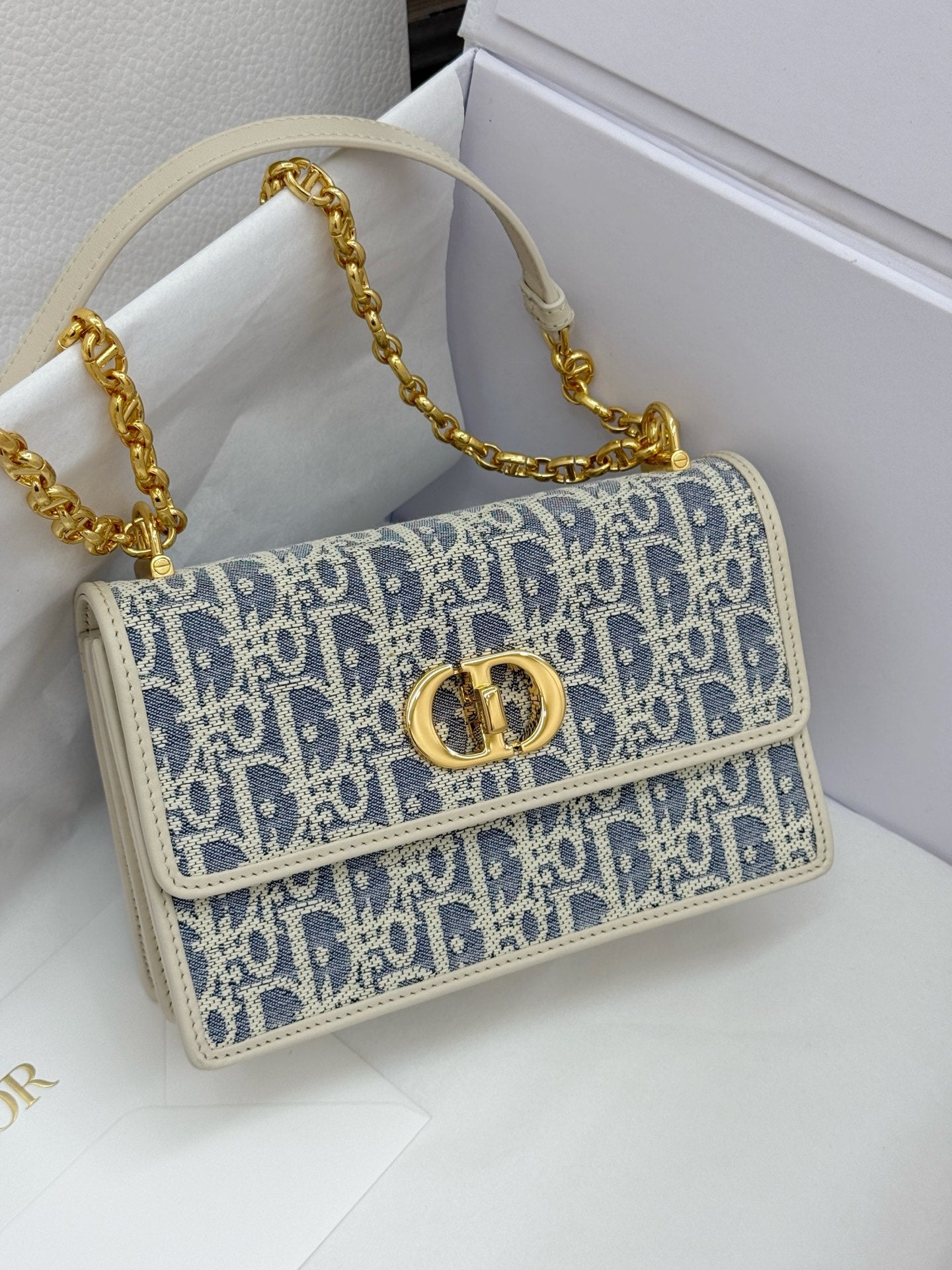 Dior Refined Appeal: Unisex Designer Piece