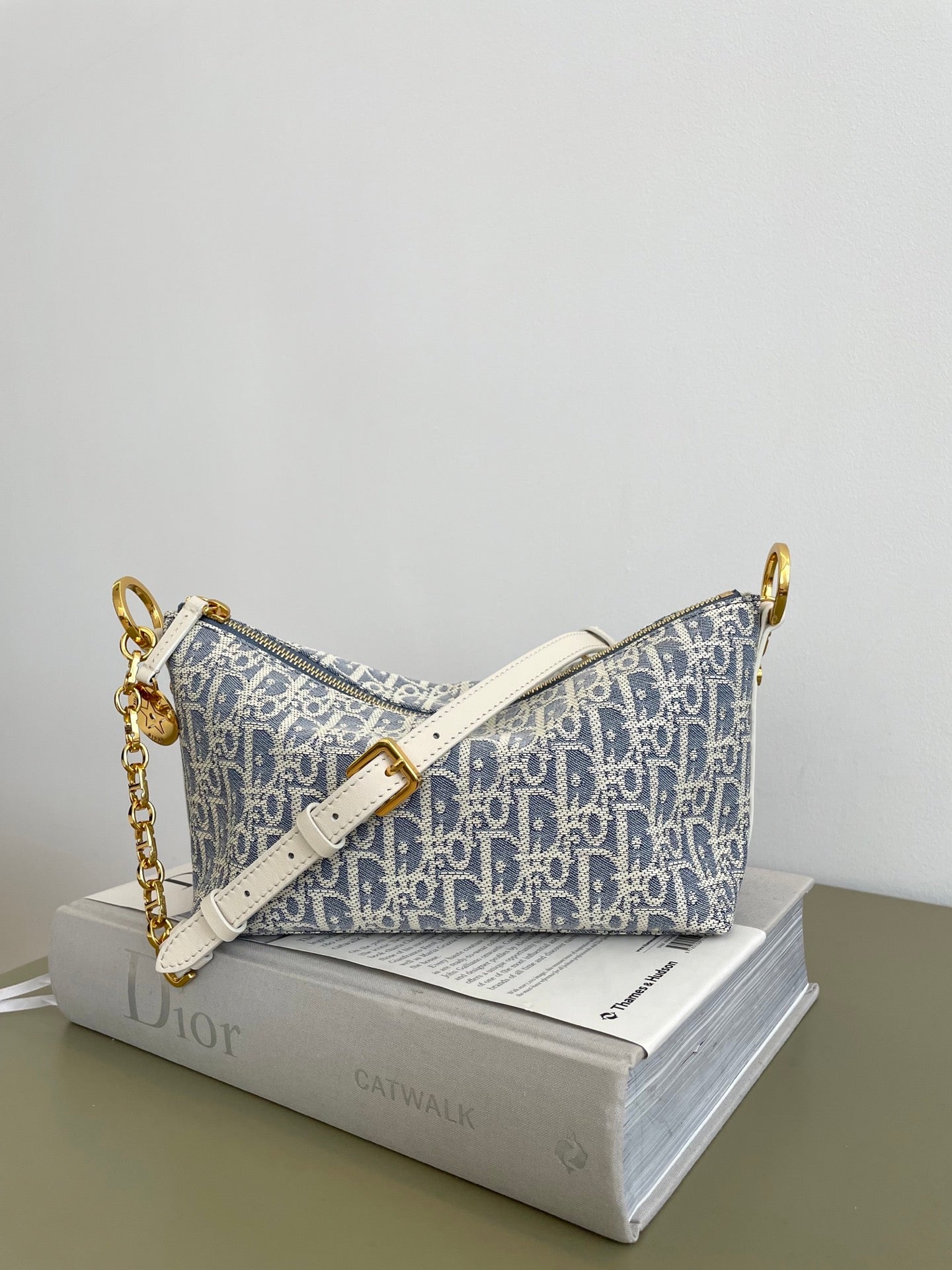 Modern Refinement: Dior Unisex Designer Bag
