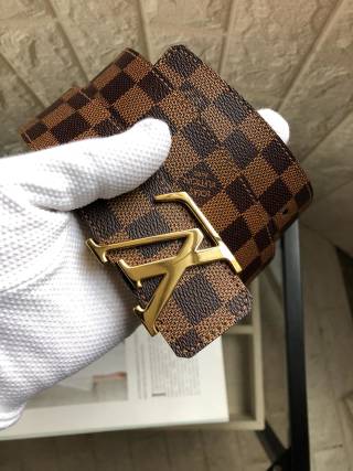 Louis Vuitton Unisex Signature Buckle Belt