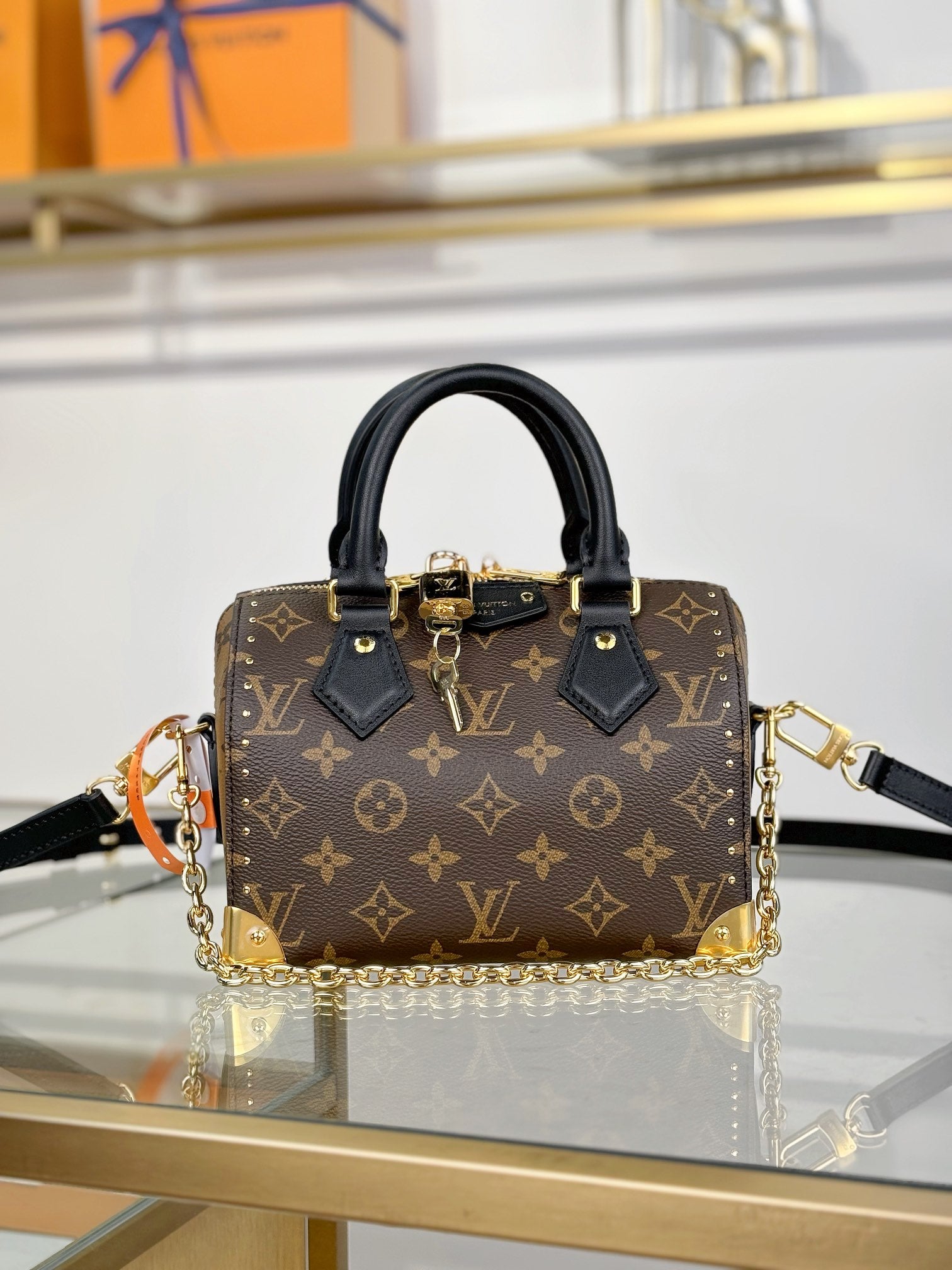 Elegant LV Unisex Belt Bag – AAA+ Master Copy