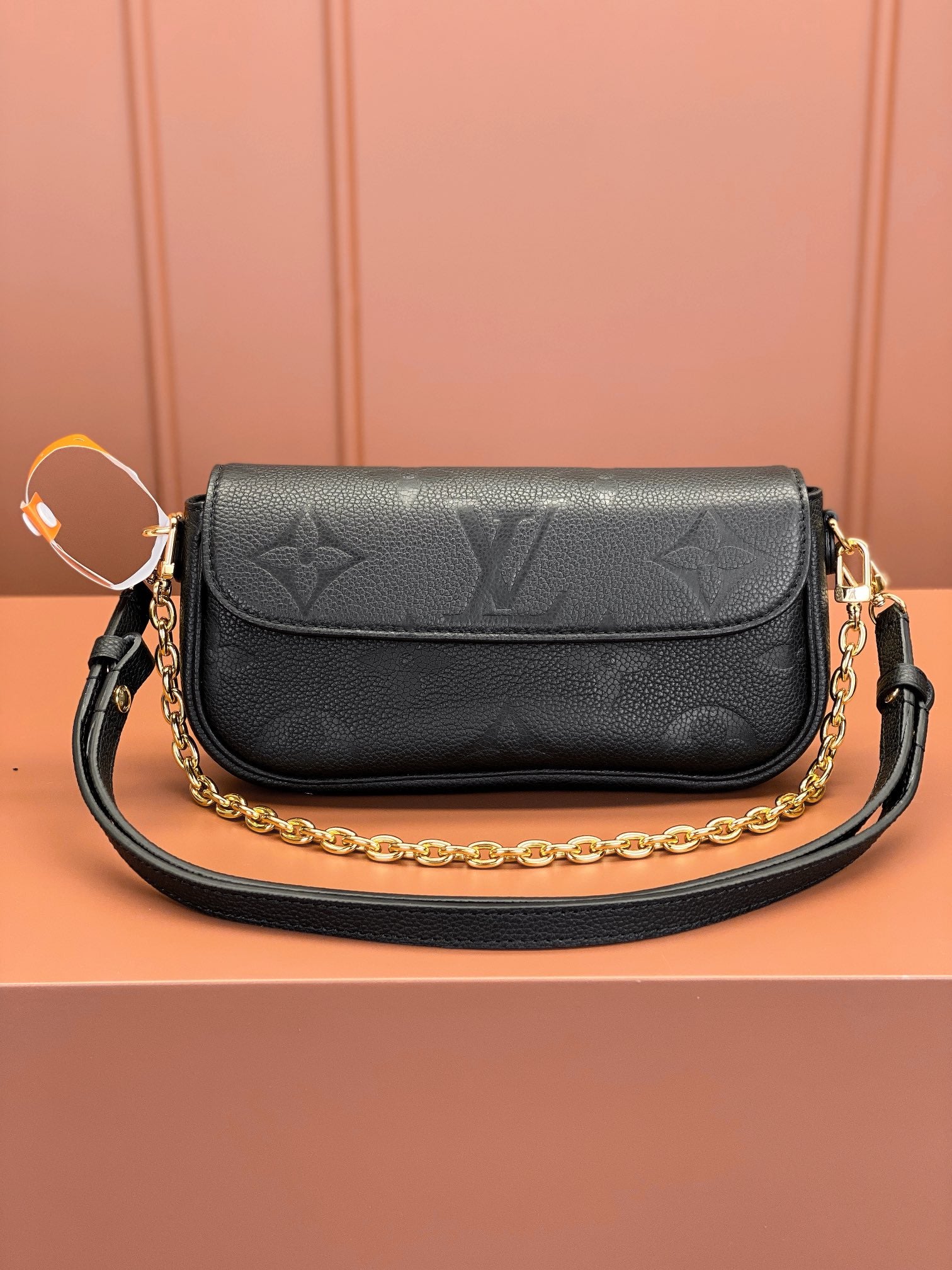 Elegant LV Unisex Pouch – AAA+ Master Copy