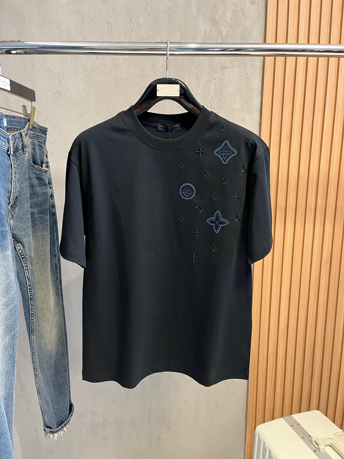 Louis Vuitton Classic Streetwear Shirt – Unisex Edition