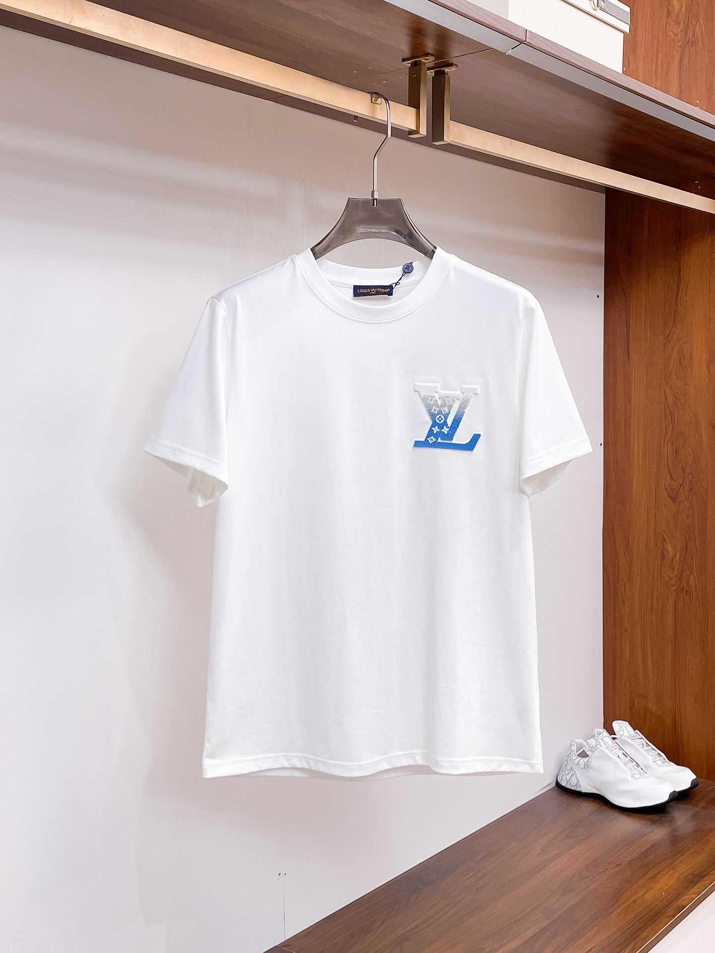 Louis Vuitton Luxe Travel Shirt – Unisex Wear