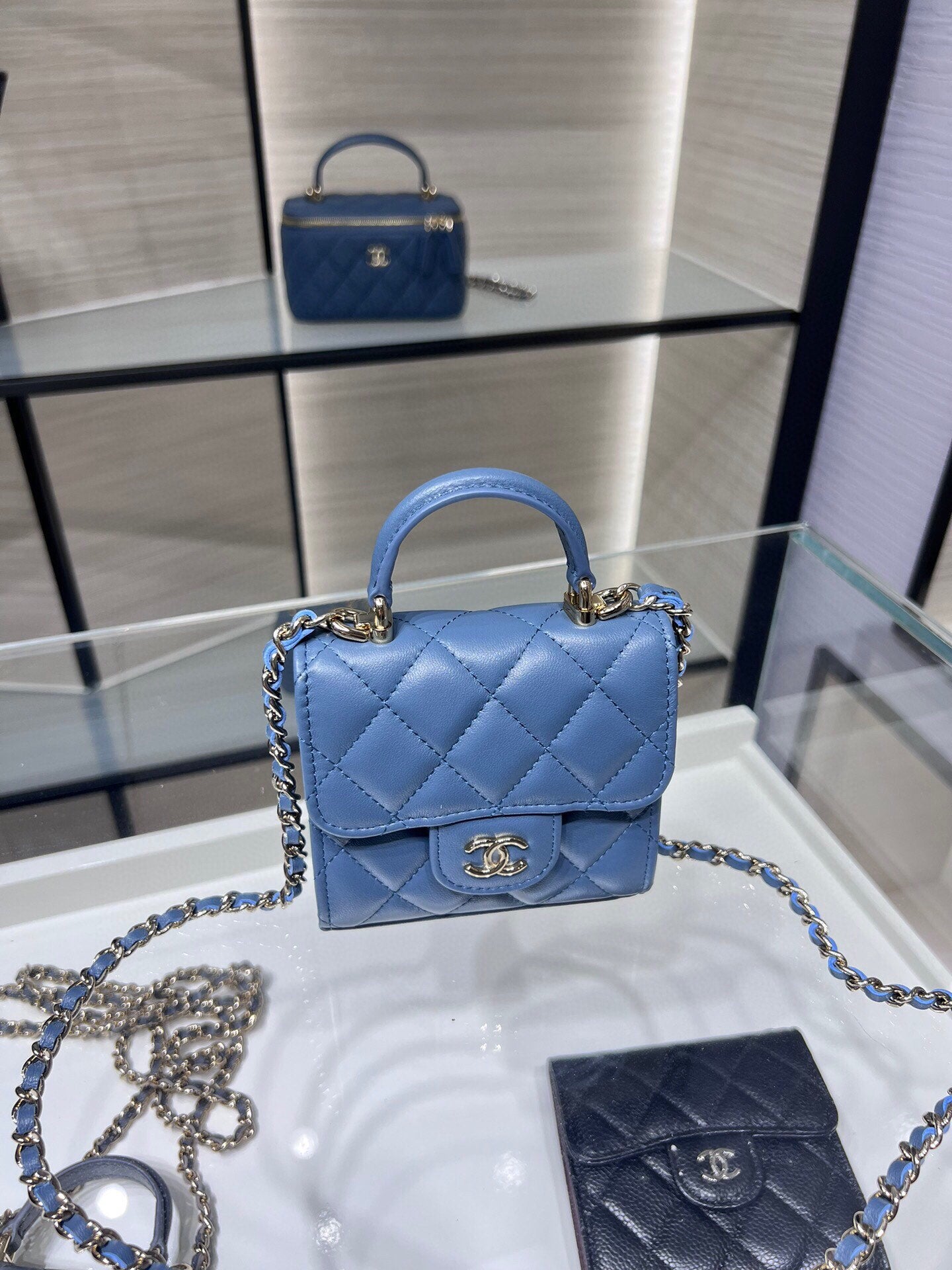 Effortless Grace: Chanel Unisex Signature Bag