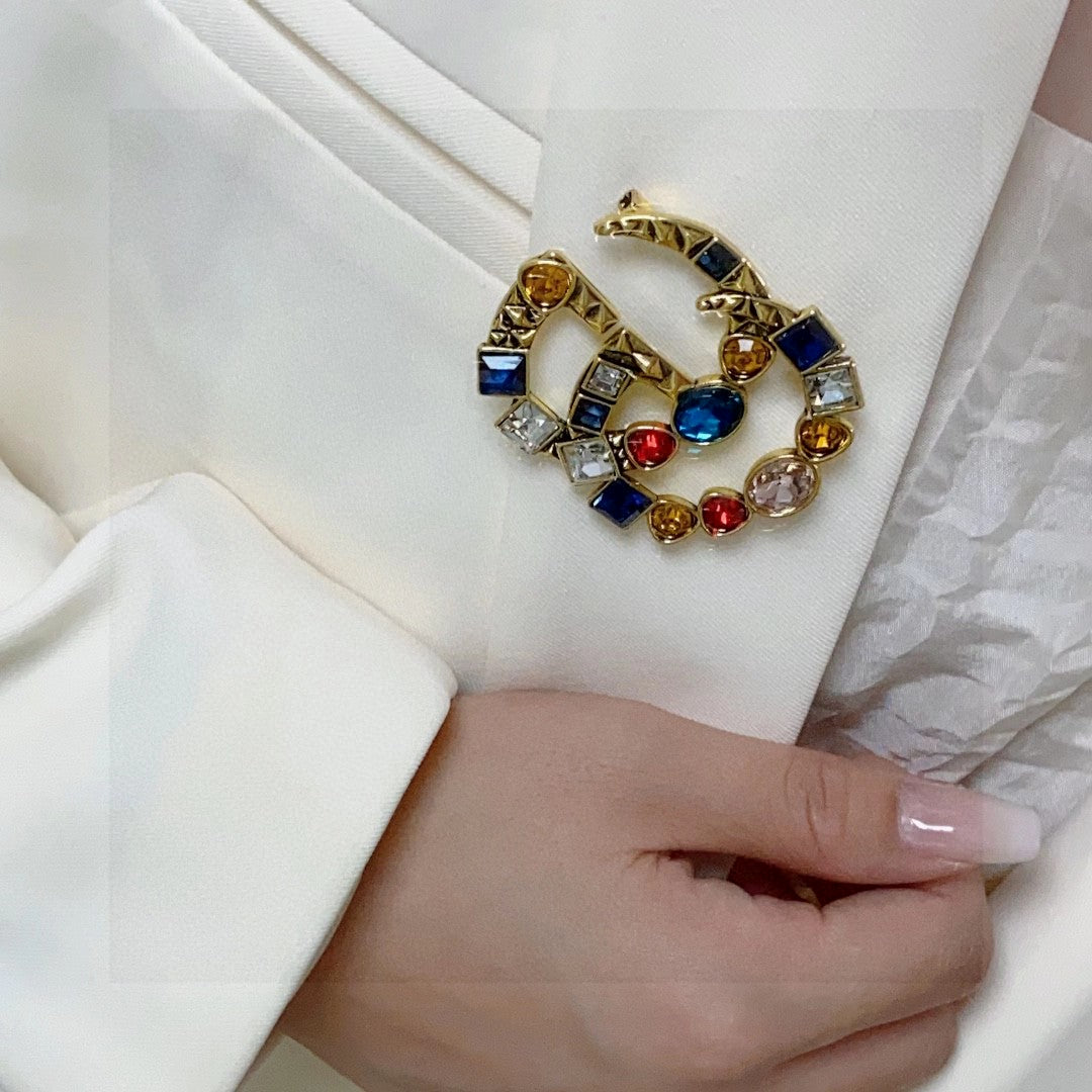 Gucci Signature Luxury Jewelry Piece