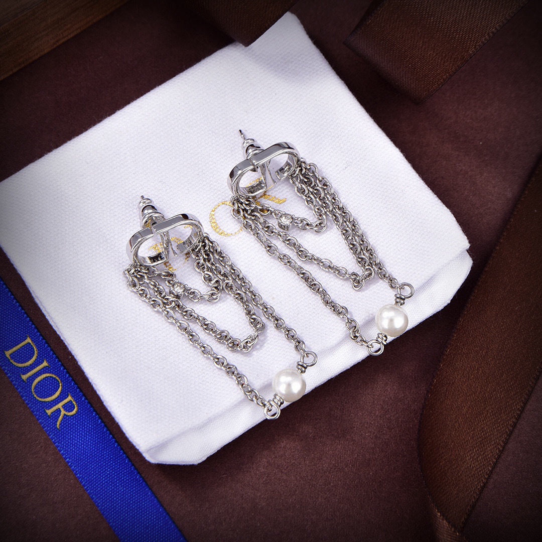 Chic Legacy: Dior Designer Jewelry