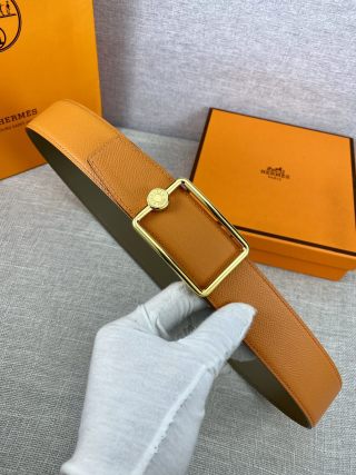 Hermès Statement Belt – Unisex Luxe Design