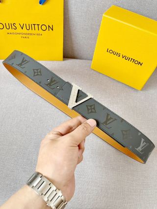 Signature LV Unisex Belt – High-End Replica