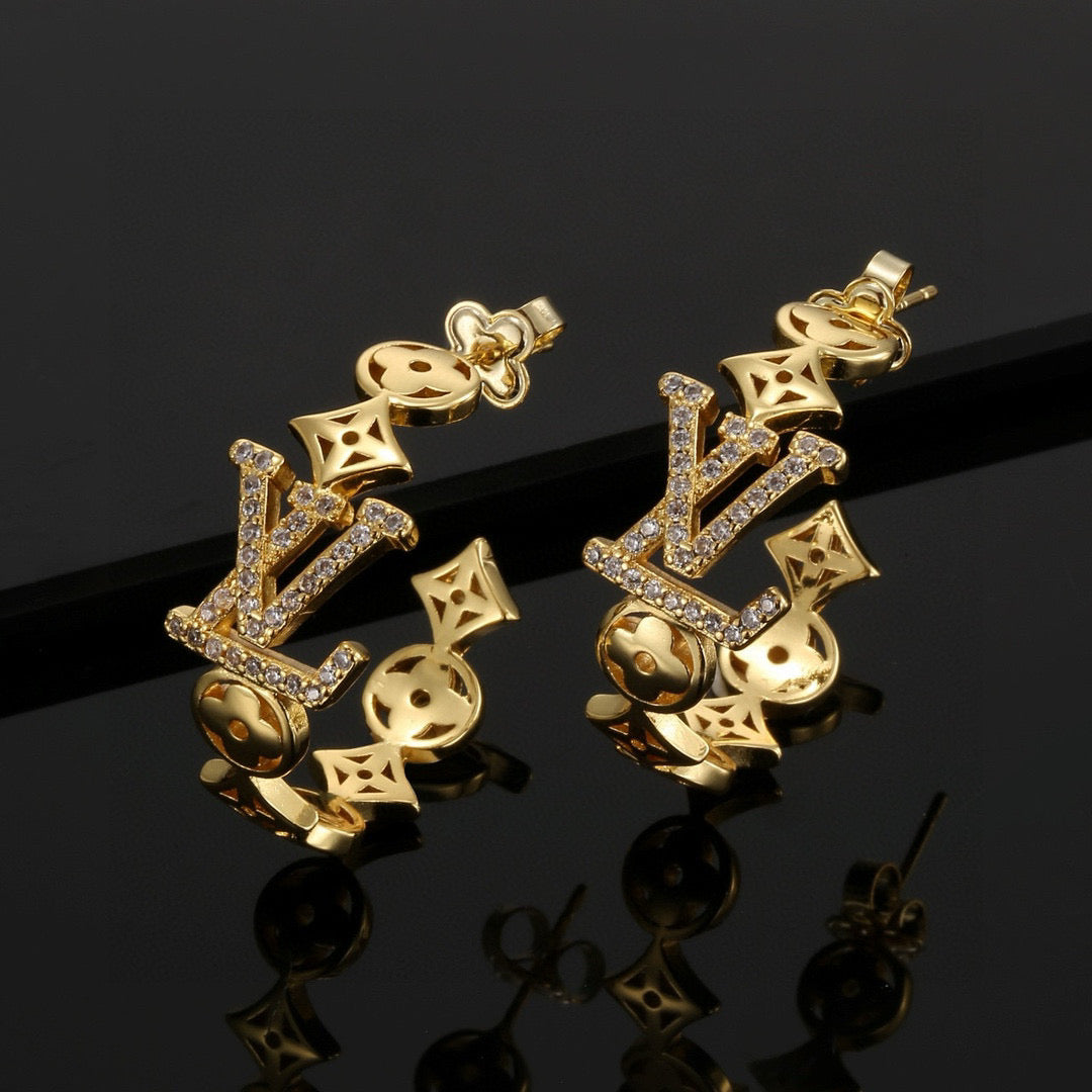 Unisex Elegance: LV Fashion Jewelry