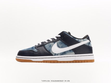 NIKE Men's Classic Air Sneakers
